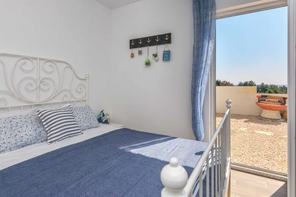 Villa with Sea View and Pool in Vir