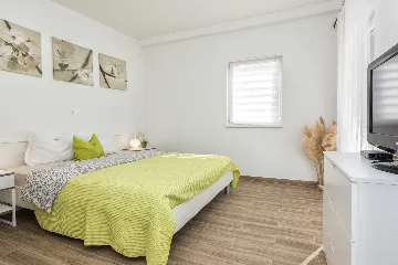 Villa with Sea View and Pool in Vir