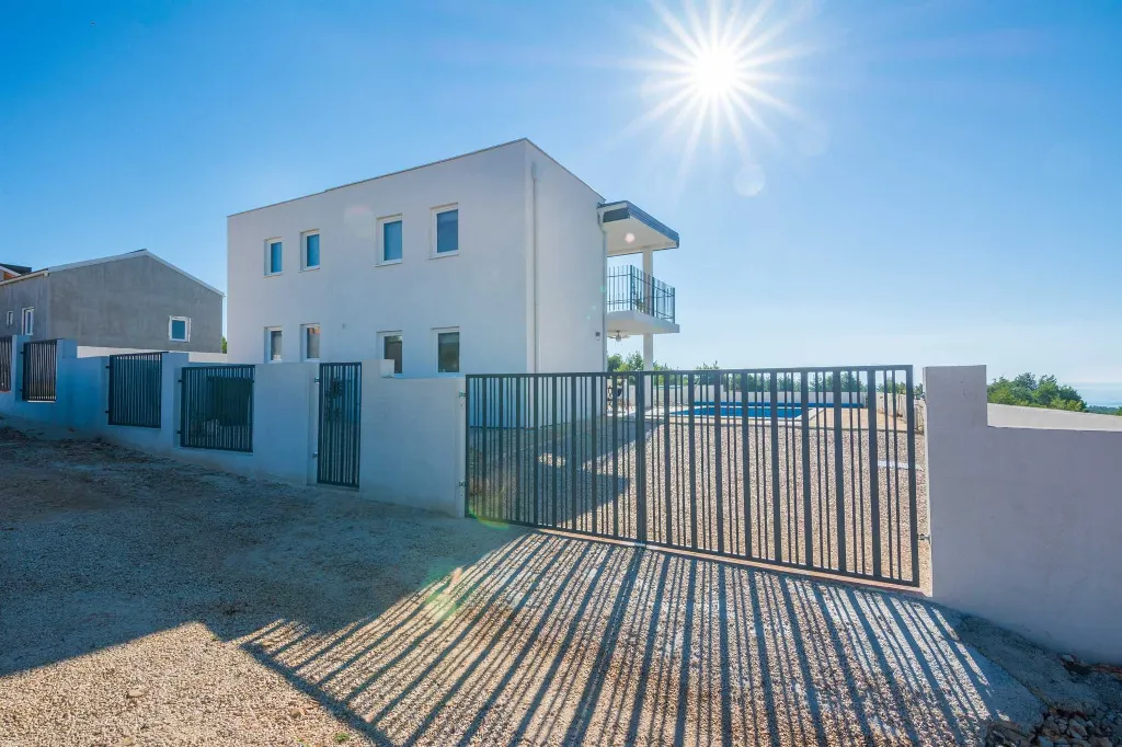 Villa with Sea View and Pool in Vir