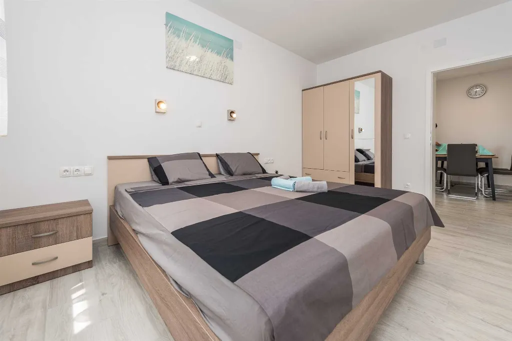 Apartment in Vir for Up to 6 with Partial Sea View