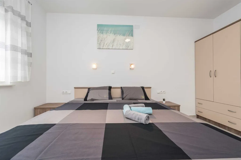 Apartment in Vir for Up to 6 with Partial Sea View