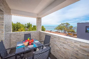 Apartment in Vir with Partial Sea View (6 guests)