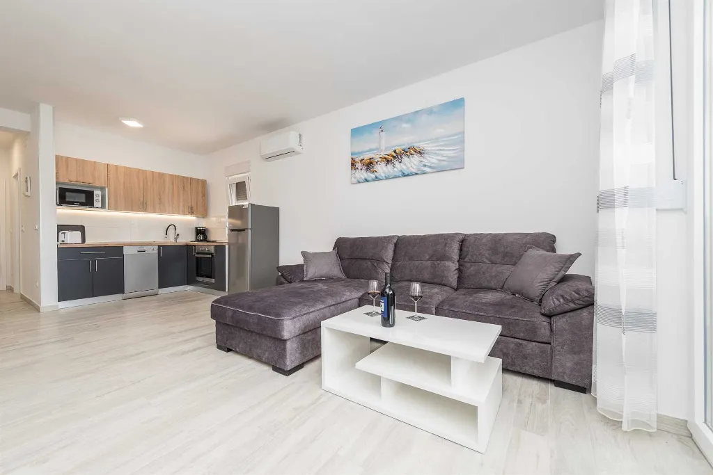Apartment in Vir with Partial Sea View (6 guests)