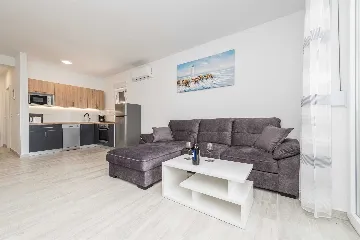 Apartment in Vir with Partial Sea View (6 guests)