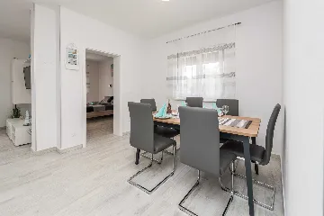 Apartment in Vir with Partial Sea View (6 guests)