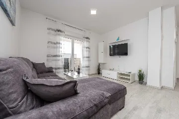 Apartment in Vir with Partial Sea View (6 guests)
