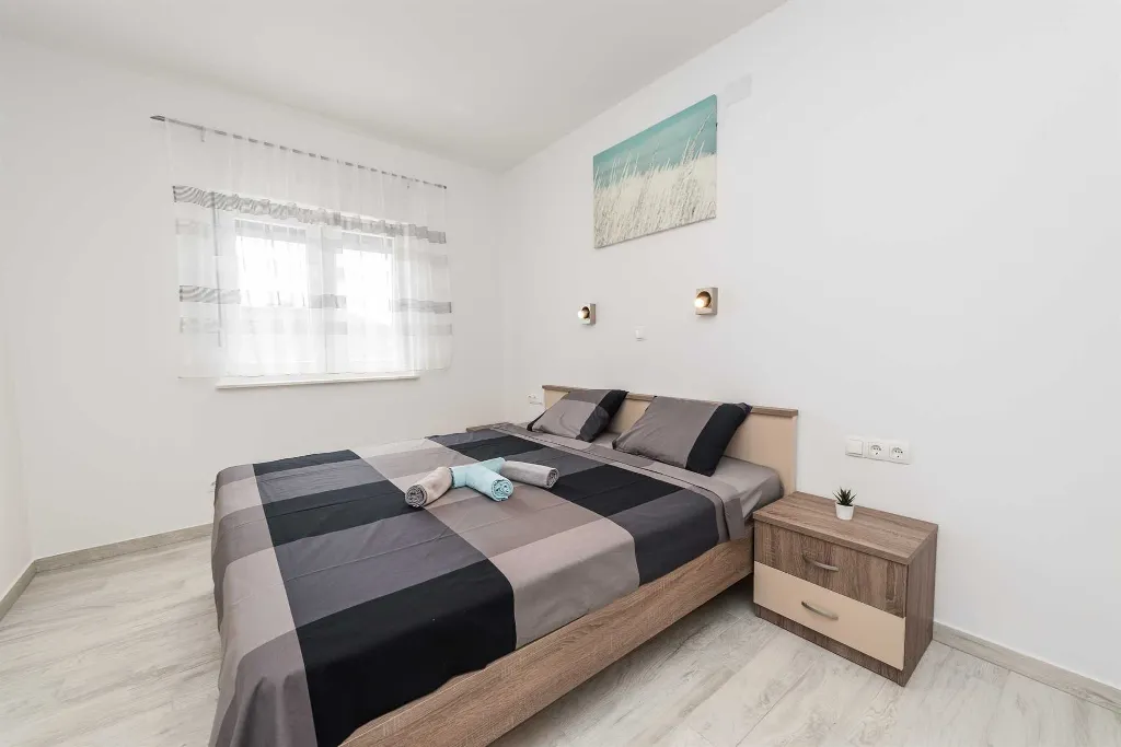Apartment in Vir with Partial Sea View (6 guests)