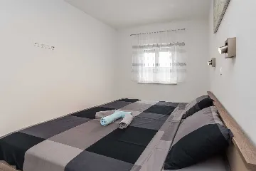 Apartment in Vir with Partial Sea View (6 guests)