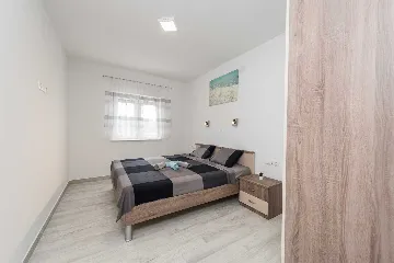 Apartment in Vir with Partial Sea View (6 guests)