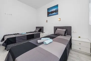 Apartment in Vir with Partial Sea View (6 guests)