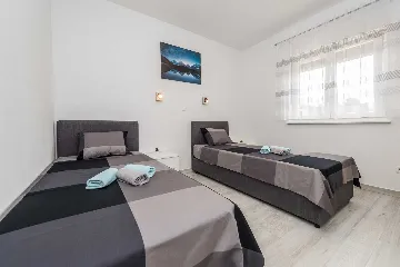 Apartment in Vir with Partial Sea View (6 guests)