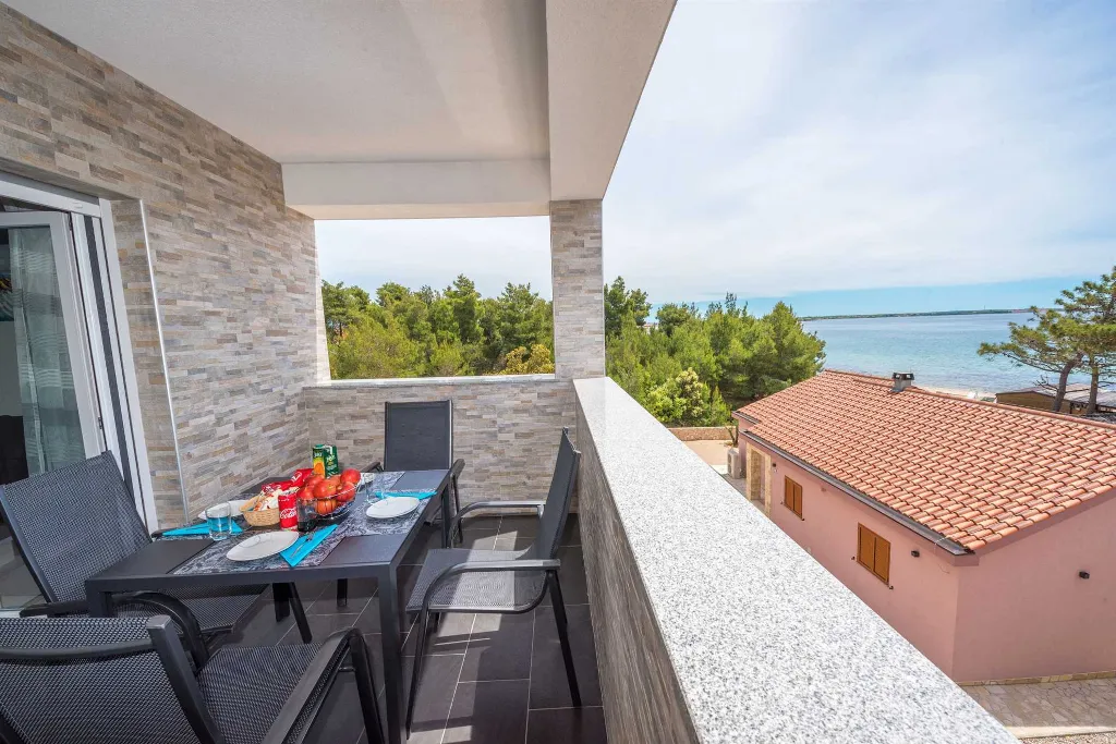 Apartment in Vir with Partial Sea View (6 guests)