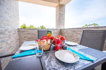 Apartment in Vir with Partial Sea View (6 guests)