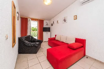 Air-Conditioned Apartment for 4 in Vir