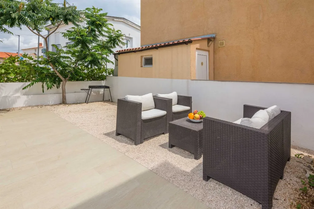 Apartment in Vir for 2 Guests, 200 m to Pebble Beach
