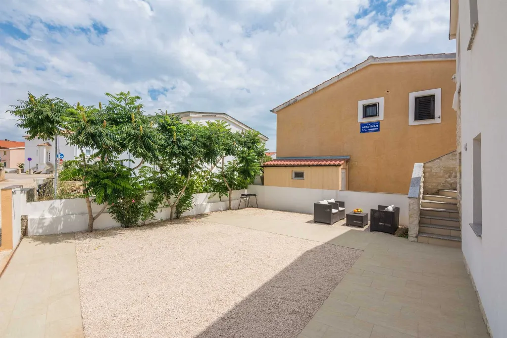 Apartment in Vir for 2 Guests, 200 m to Pebble Beach