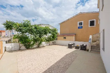 Apartment in Vir for 2 Guests, 200 m to Pebble Beach