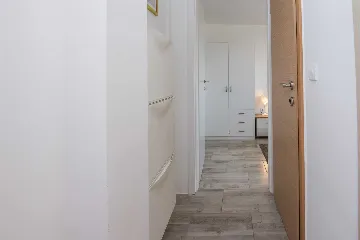 Apartment in Vir for 2 Guests, 200 m to Pebble Beach