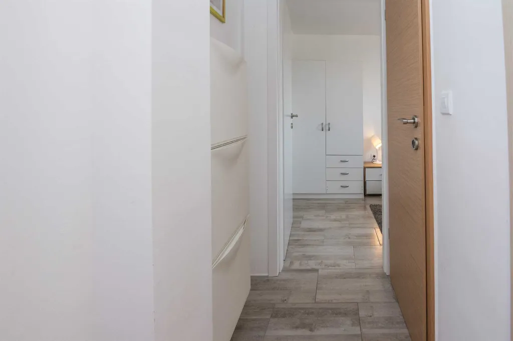 Apartment in Vir for 2 Guests, 200 m to Pebble Beach