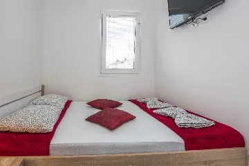 Apartment in Vir for 2 Guests, 200 m to Pebble Beach