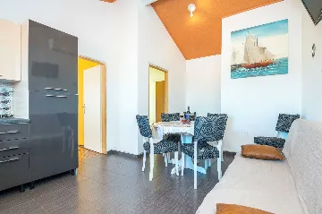 2-Bedroom Apartment with Sea View in Vir