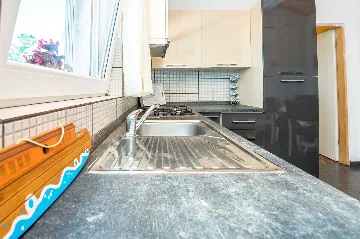 2-Bedroom Apartment with Sea View in Vir