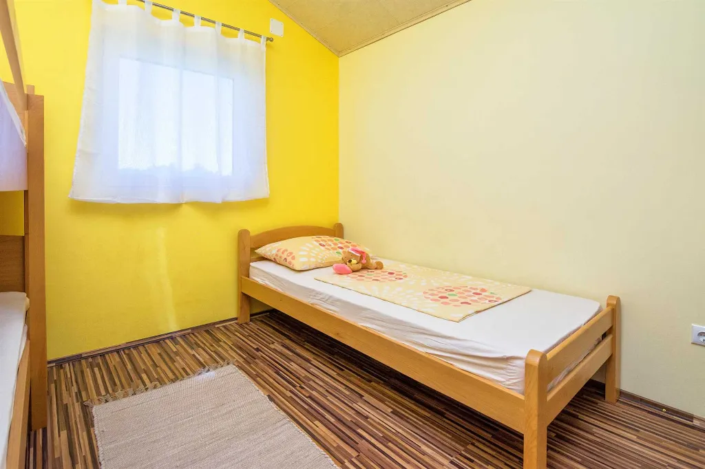 2-Bedroom Apartment with Sea View in Vir