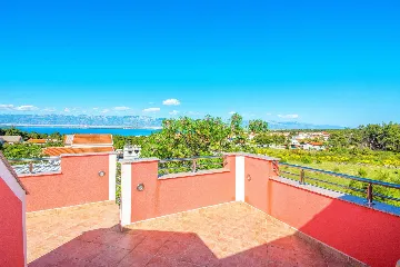 2-Bedroom Apartment with Sea View in Vir