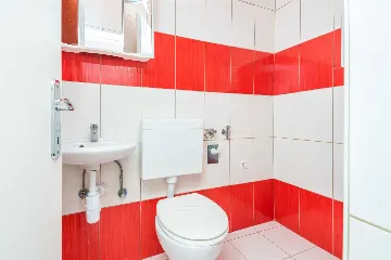 Sea-View Apartment in Vir for 4–5 Guests