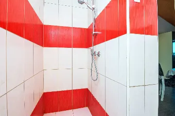 Sea-View Apartment in Vir for 4–5 Guests