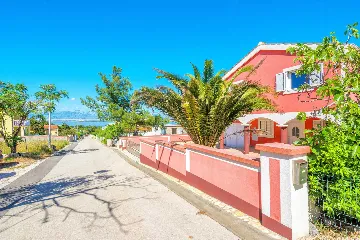 Sea-View Apartment in Vir for 4–5 Guests