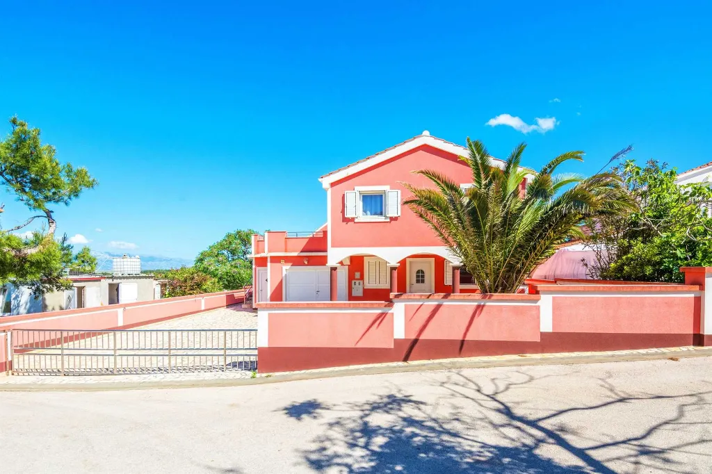 Sea-View Apartment in Vir for 4–5 Guests