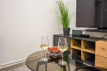 Vir 4-Bedroom Apartment for 7 Guests