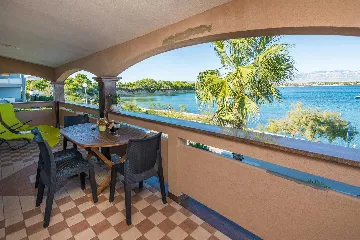 Apartment in Vir, Kozjak with Sea-View Balcony