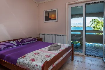 Apartment in Vir, Kozjak with Sea-View Balcony