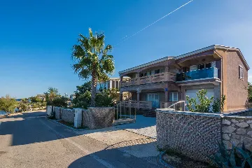 Apartment in Vir, Kozjak with Sea-View Balcony