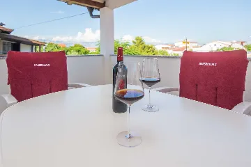 4-Bedroom Apartment in Vir for Up to 6