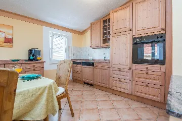 4-Bedroom Apartment in Vir for Up to 6