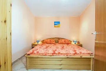 4-Bedroom Apartment in Vir for Up to 6