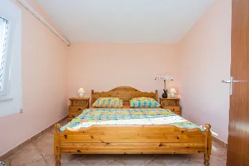 4-Bedroom Apartment in Vir for Up to 6