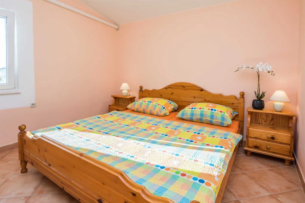 4-Bedroom Apartment in Vir for Up to 6