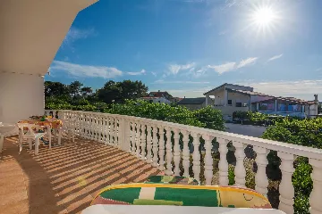 4-Bedroom Apartment in Vir for Up to 6