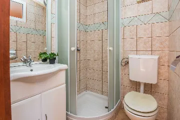 4-Bedroom Apartment in Vir for Up to 6