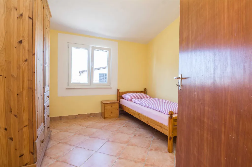 4-Bedroom Apartment in Vir for Up to 6
