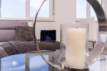 3-Bedroom Beachfront Apartment with Sea View, Vir