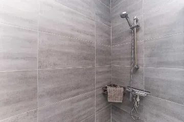 3-Bedroom Beachfront Apartment with Sea View, Vir