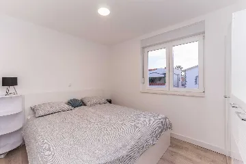 3-Bedroom Beachfront Apartment with Sea View, Vir