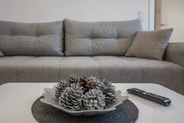 Apartment in Vir for 2–4 Guests with Terrace