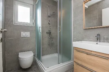 Apartment in Vir for 2–4 Guests with Terrace