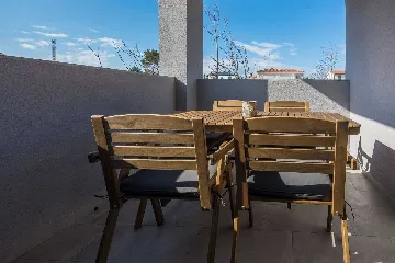 Apartment in Vir for 4–6 Guests with Terrace